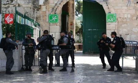 شرطة جنين تقبض على مطلوب للقضاء صادر بحقه مذكرات بألاف الشواكل